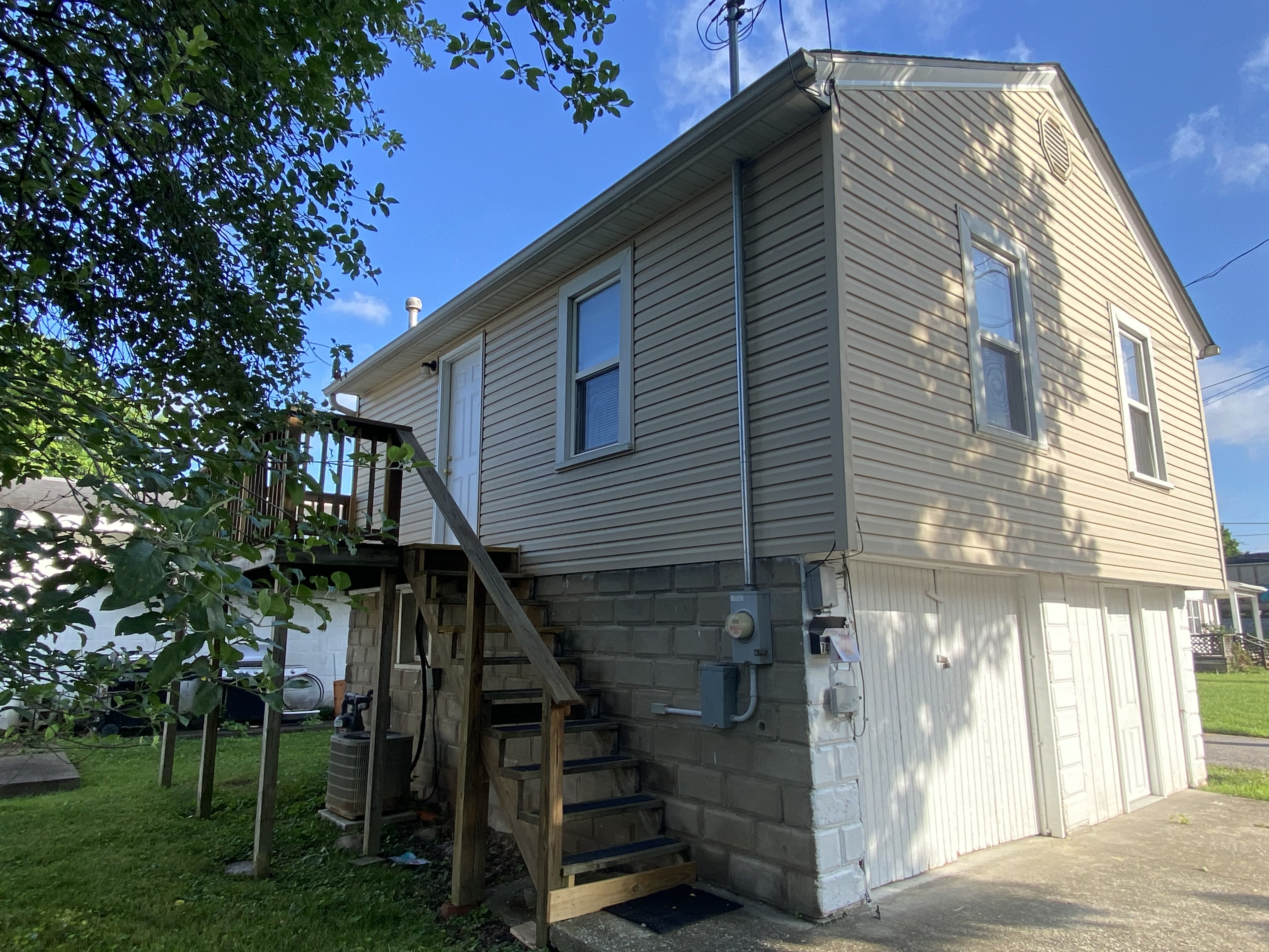 744 Lee St – photo 1