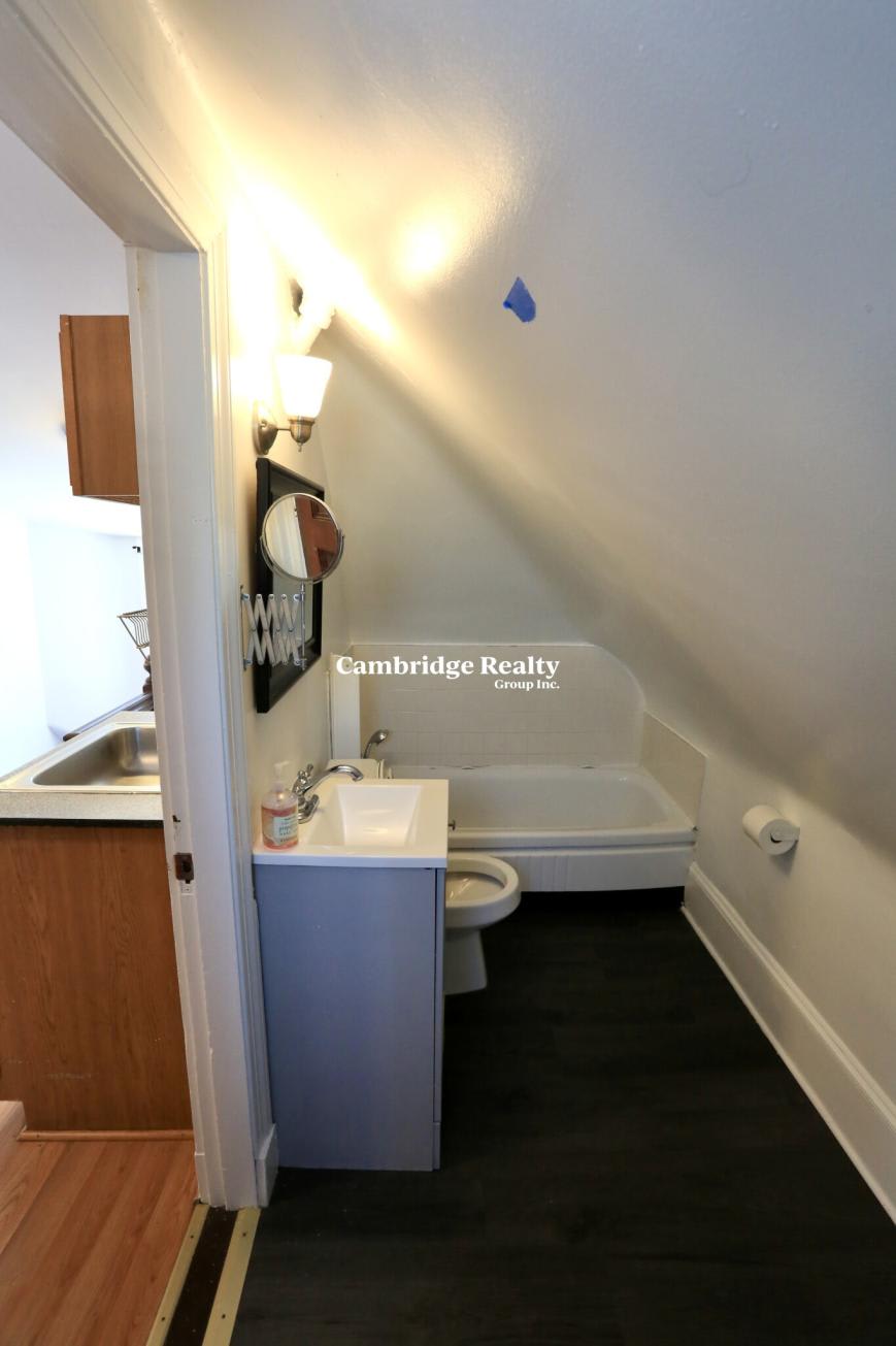 124 Forest St. – photo 5