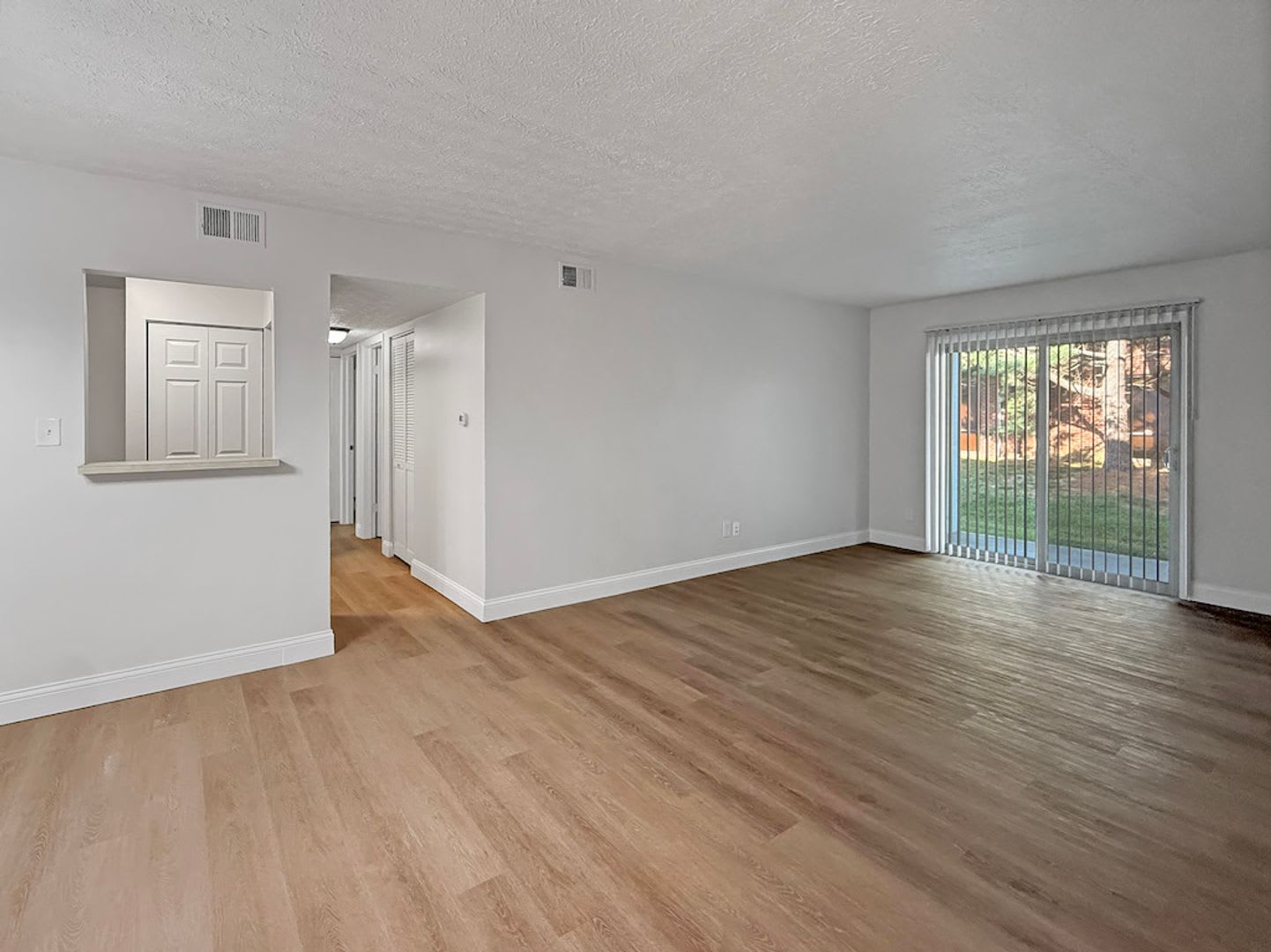 *** 2 Bed 1 Bath $1079.00/mo***No Deposit $0 ***Evansville, Indiana*** – photo 1