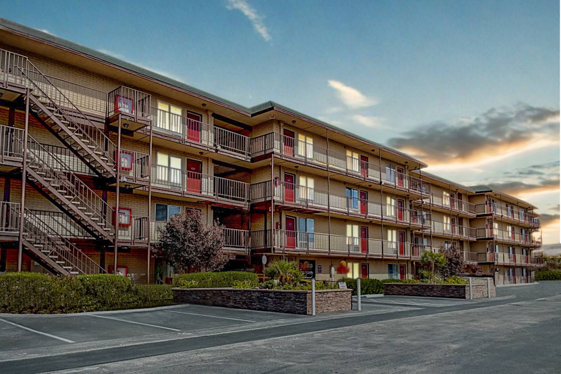 Katie Court Apartments – photo 1