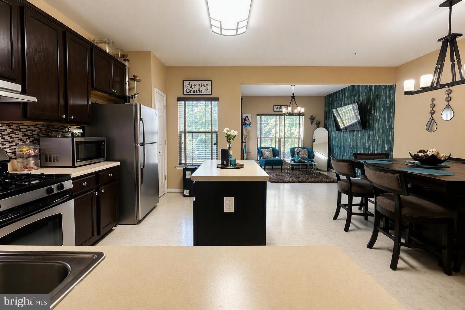 10502 GLEN MANOR Drive – photo 2