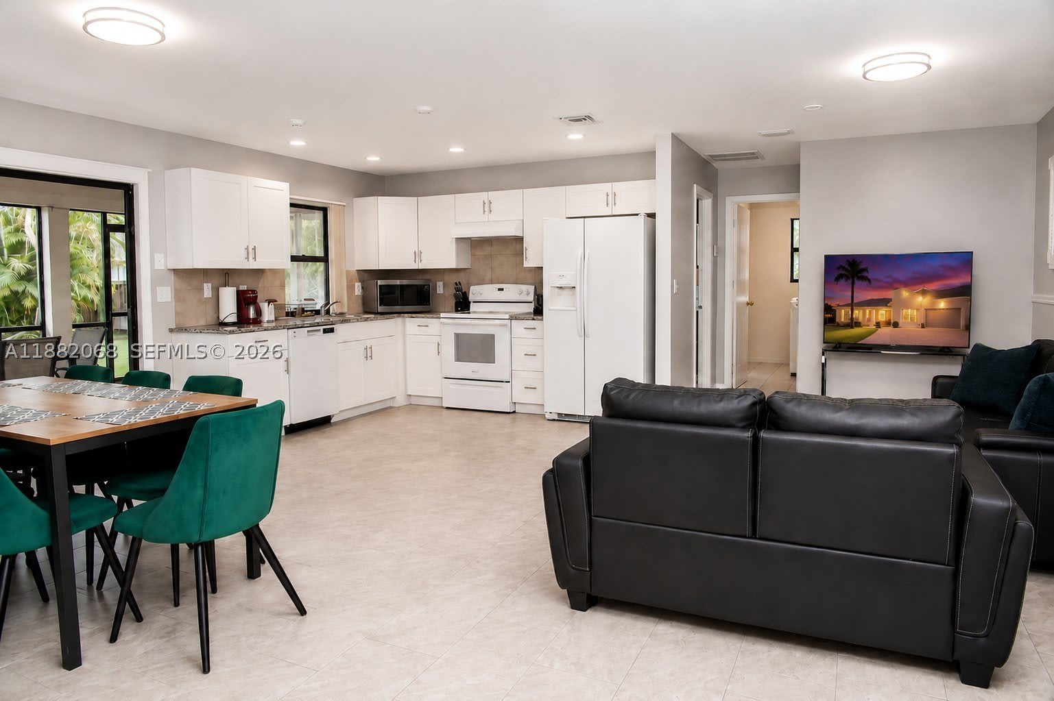 722 Se Thanksgiving Ave – photo 2