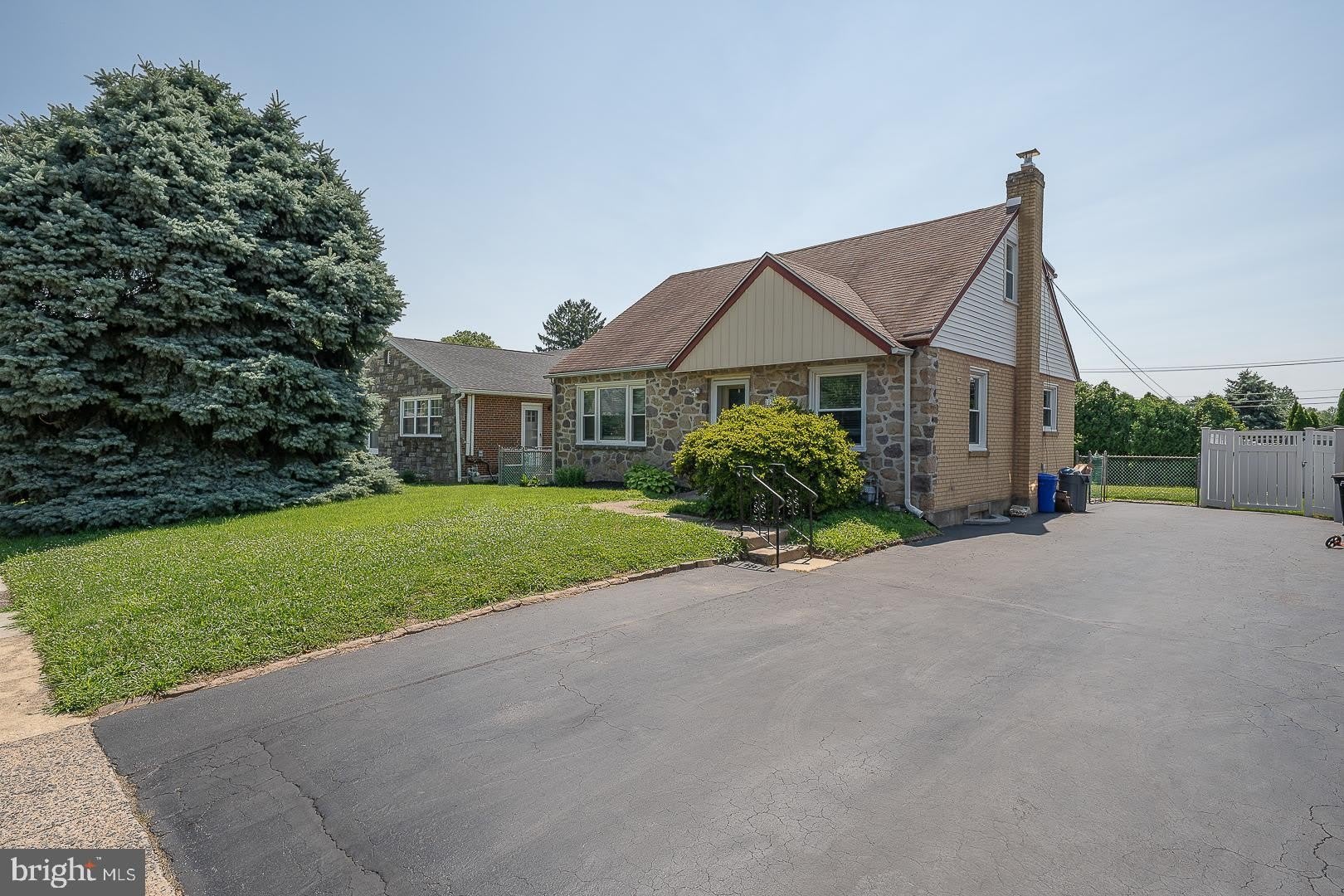 113 WALNUT HILL Lane – photo 1