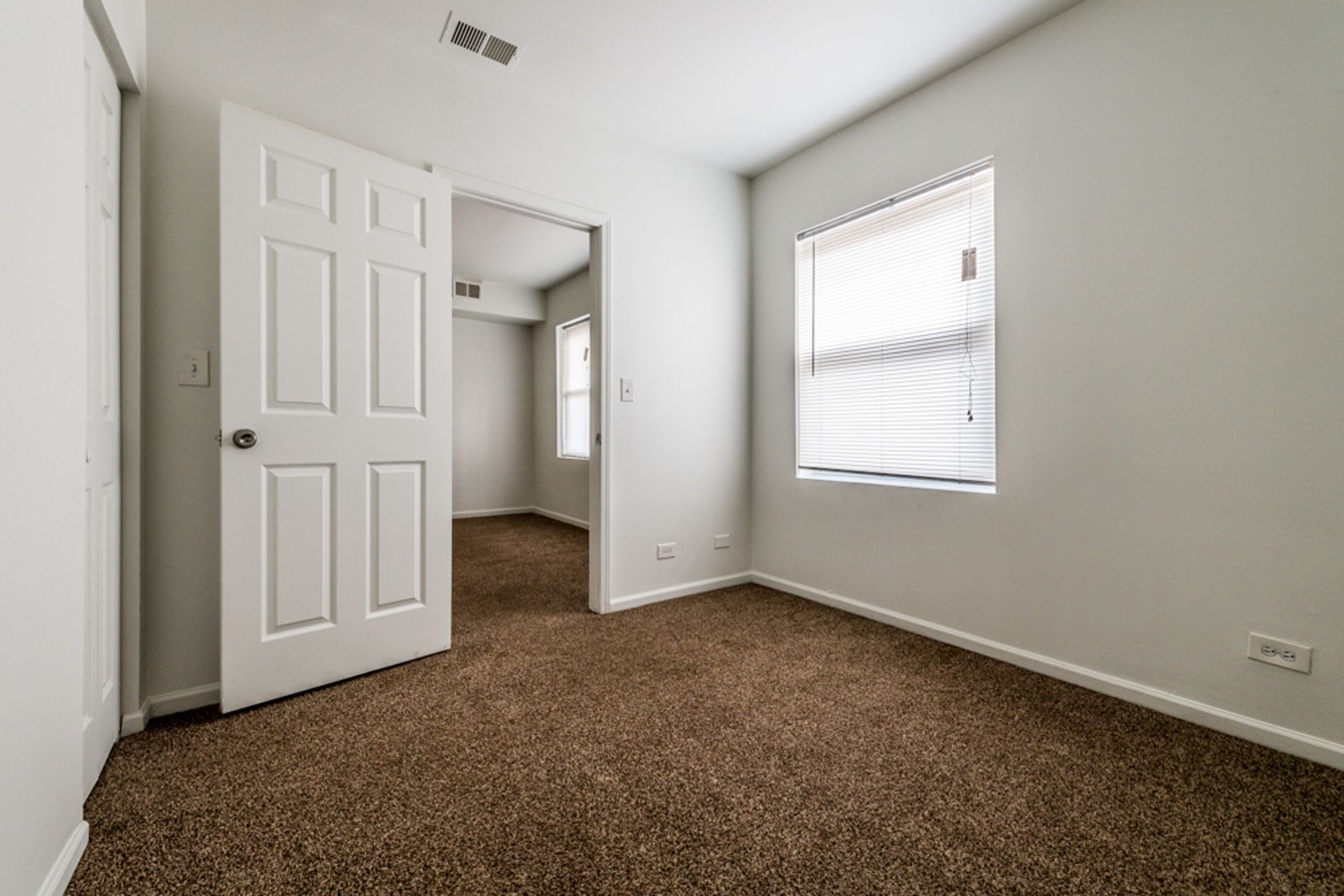 5800-04 S Artesian Ave – photo 4
