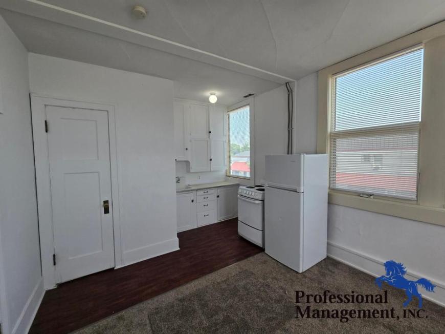 6 Montana Ave – photo 3