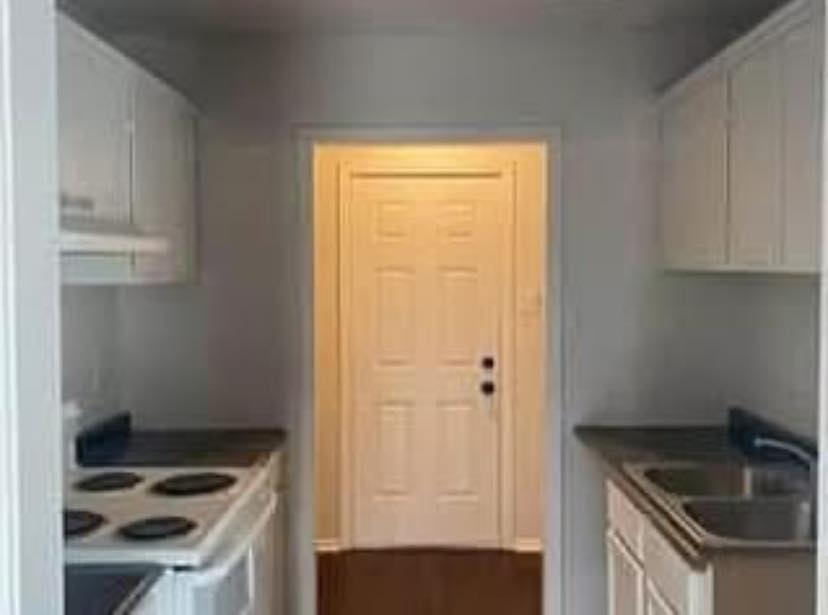 606 Yvonne St, Unit B – photo 2