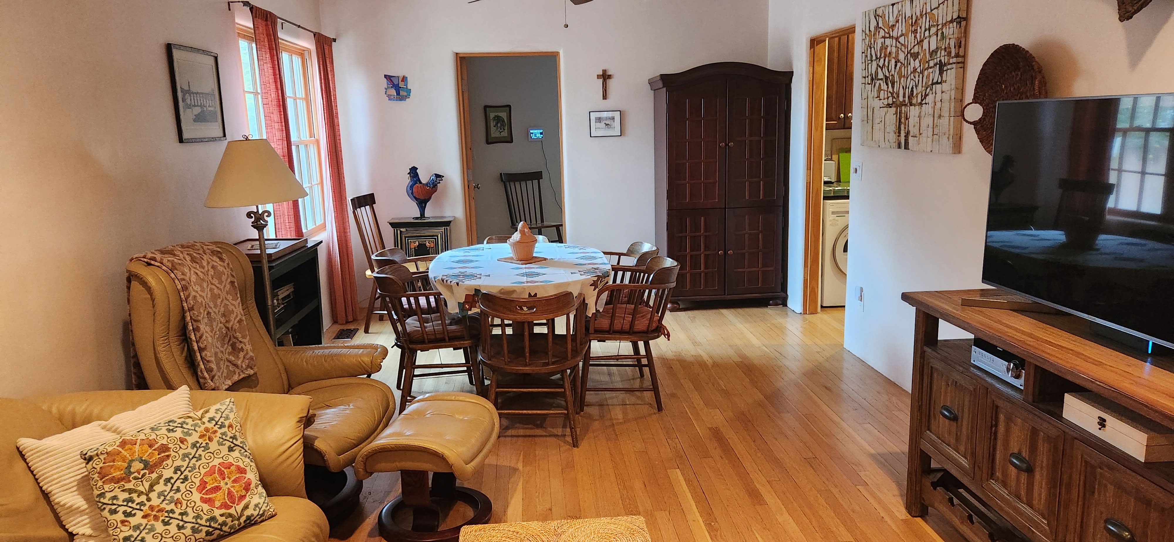 341 Bishops Lodge Road – photo 3