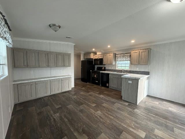 1668 Coldwell St – photo 3