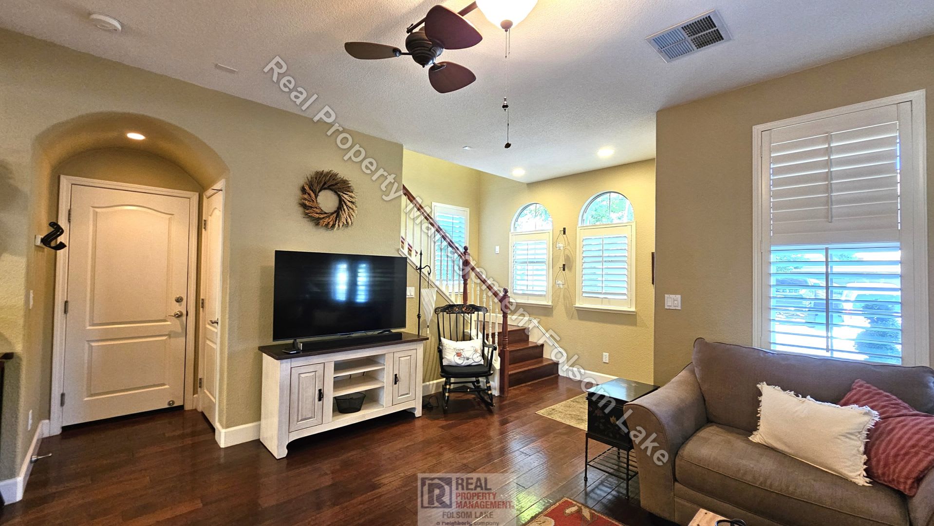 Exquisitely Furnished 3bd 2.5ba – photo 5