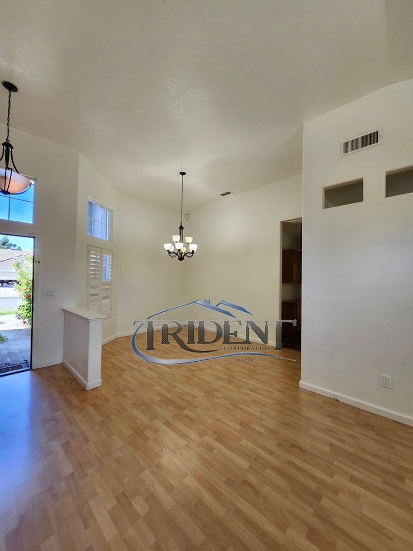4 bedroom 2 bath near schools and parks – photo 3