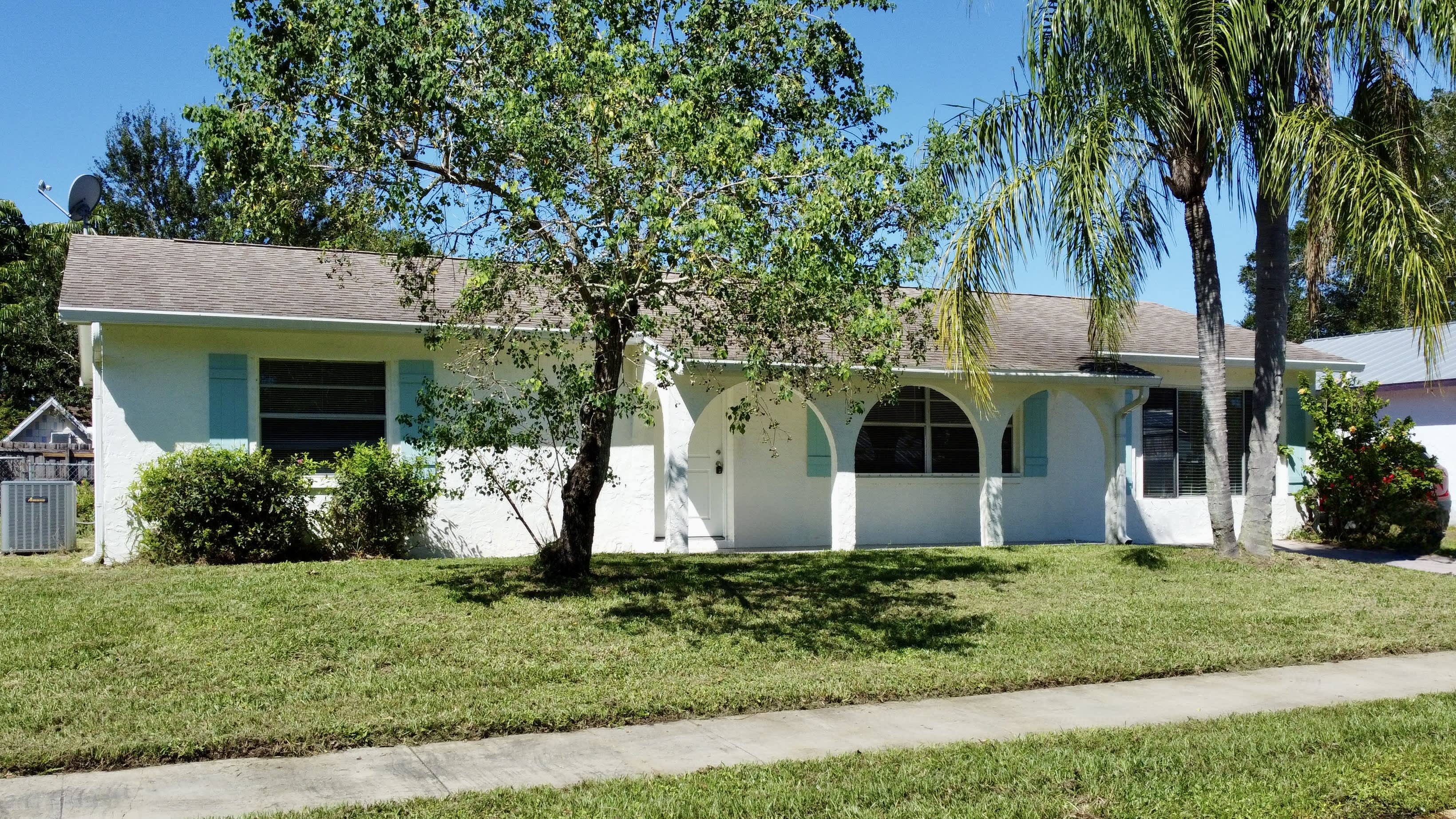 561 Parker Rd – photo 1