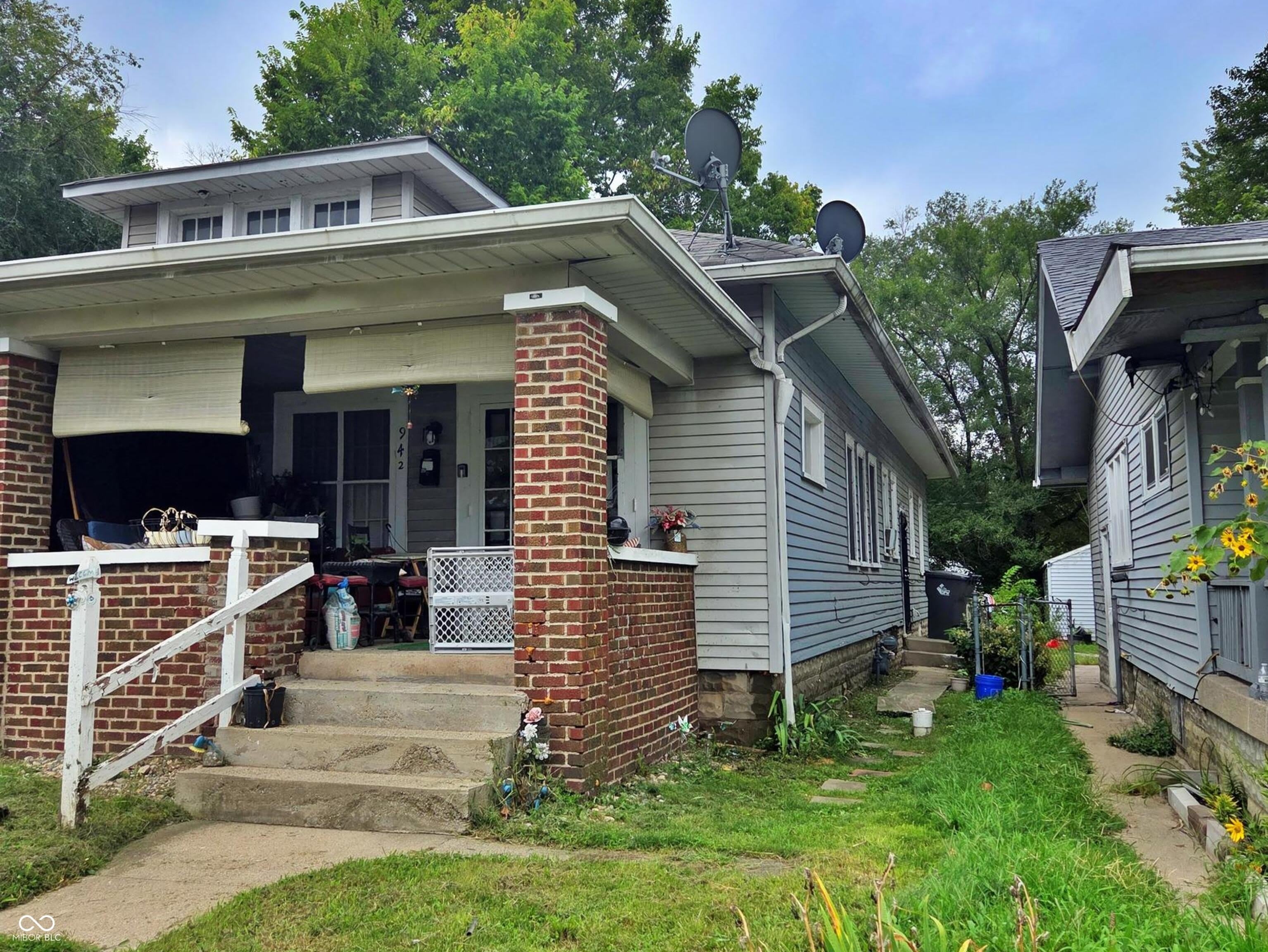 942 N Bradley Avenue – photo 3