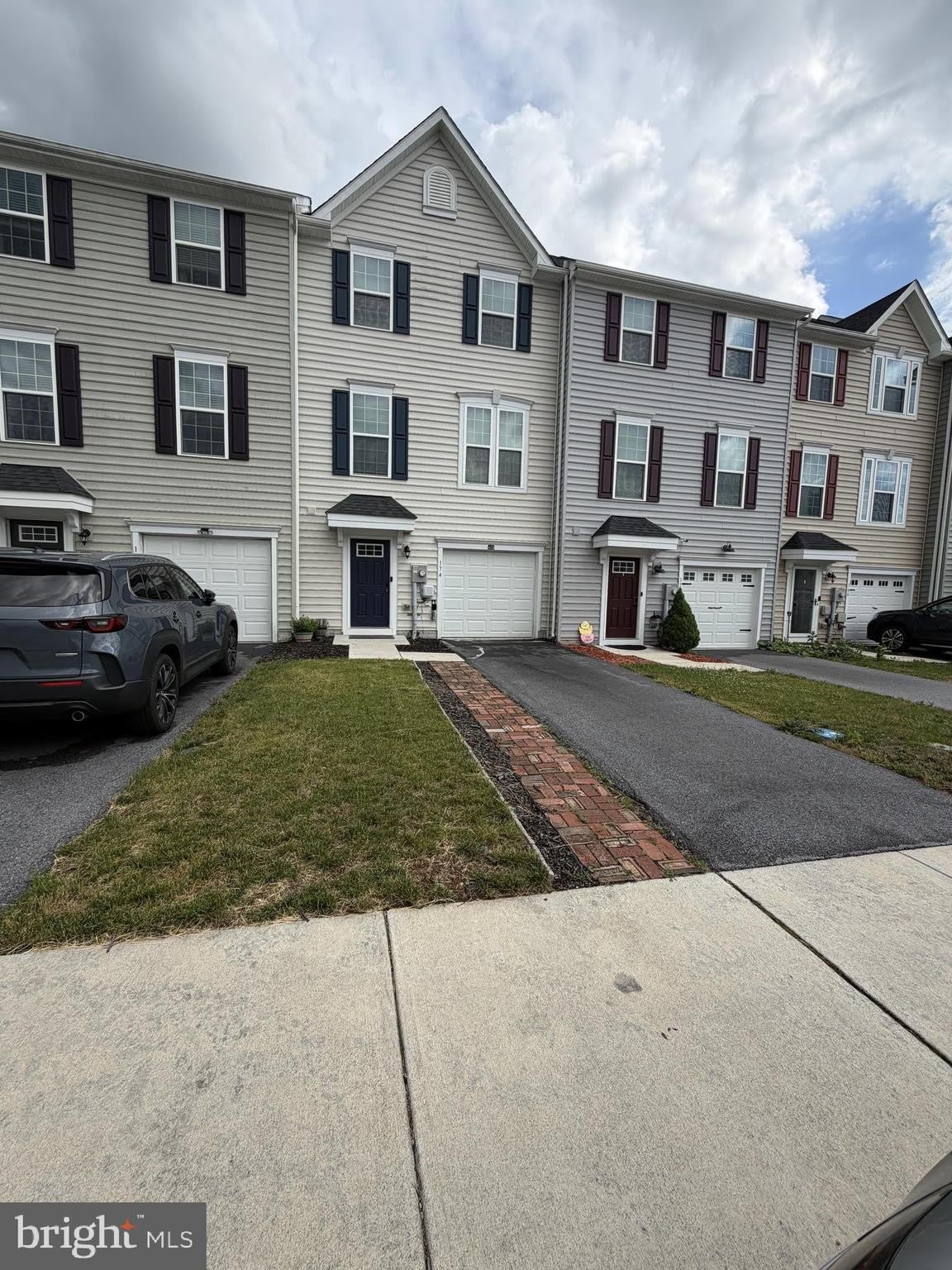 174 ONTARIO Drive – photo 2