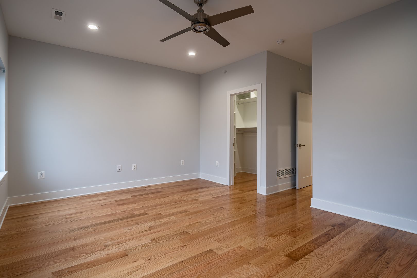 237 Tasker St – photo 5