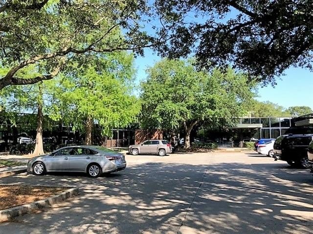10555 LAKE FOREST Boulevard – photo 1