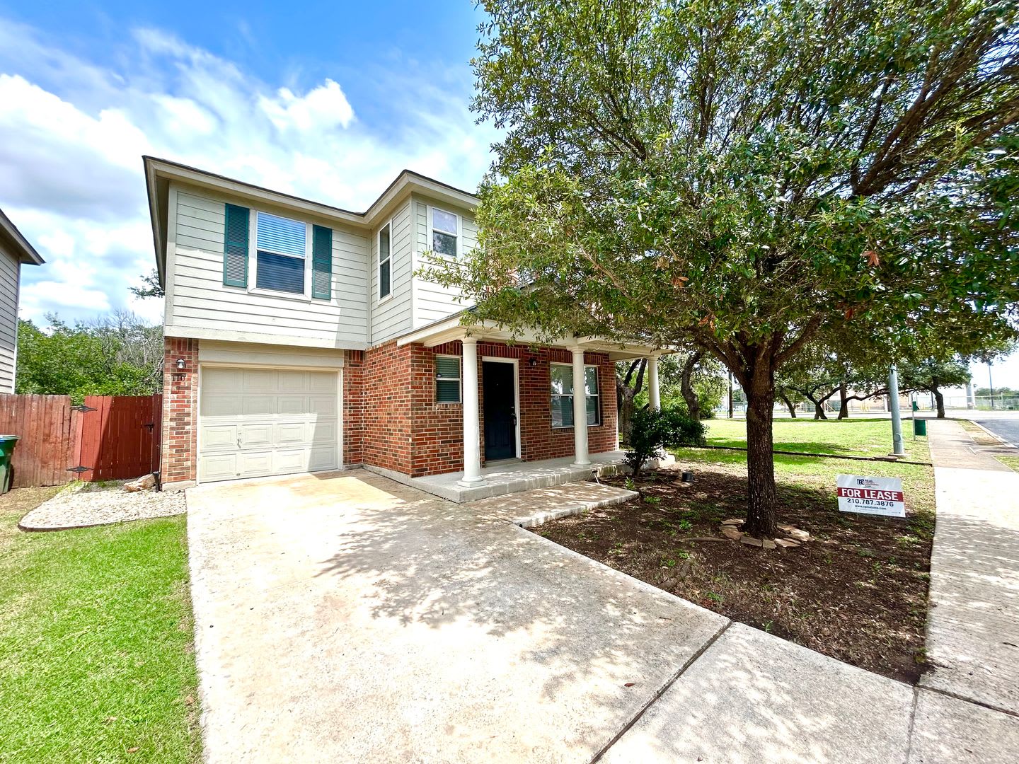 Application Received Move In Special Move In Ready Washer Dryer Included Google Fiber Located Near Utsa – photo 2