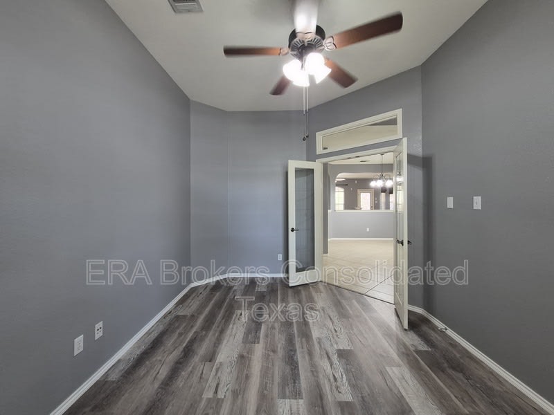 11600 Fletcher Hall Ln – photo 4