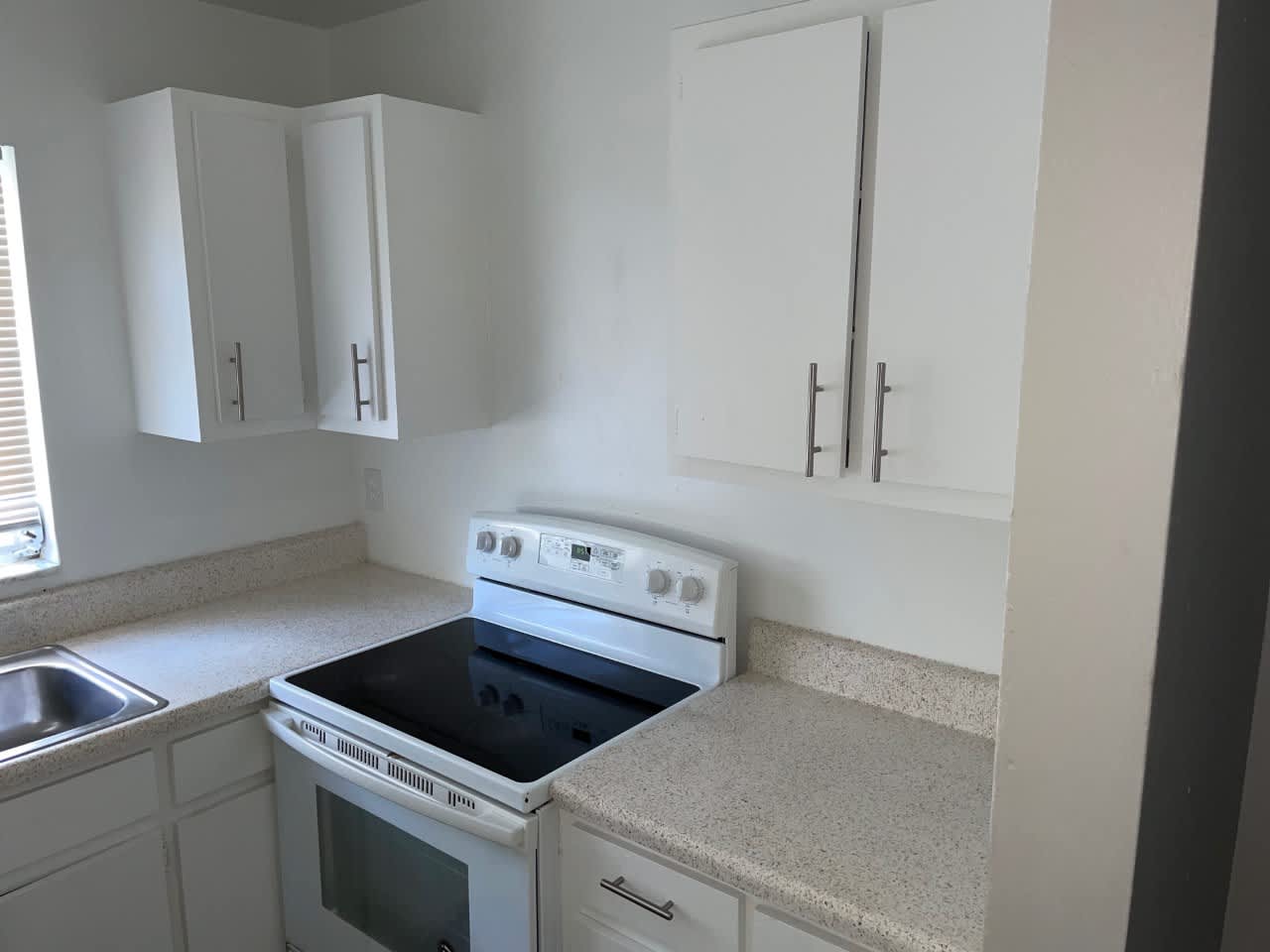 2243 Euclid Ave – photo 4