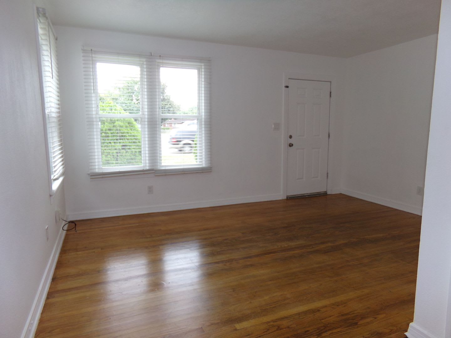Charming Three Bedroom Home Newly Remodled Kitchen – photo 5
