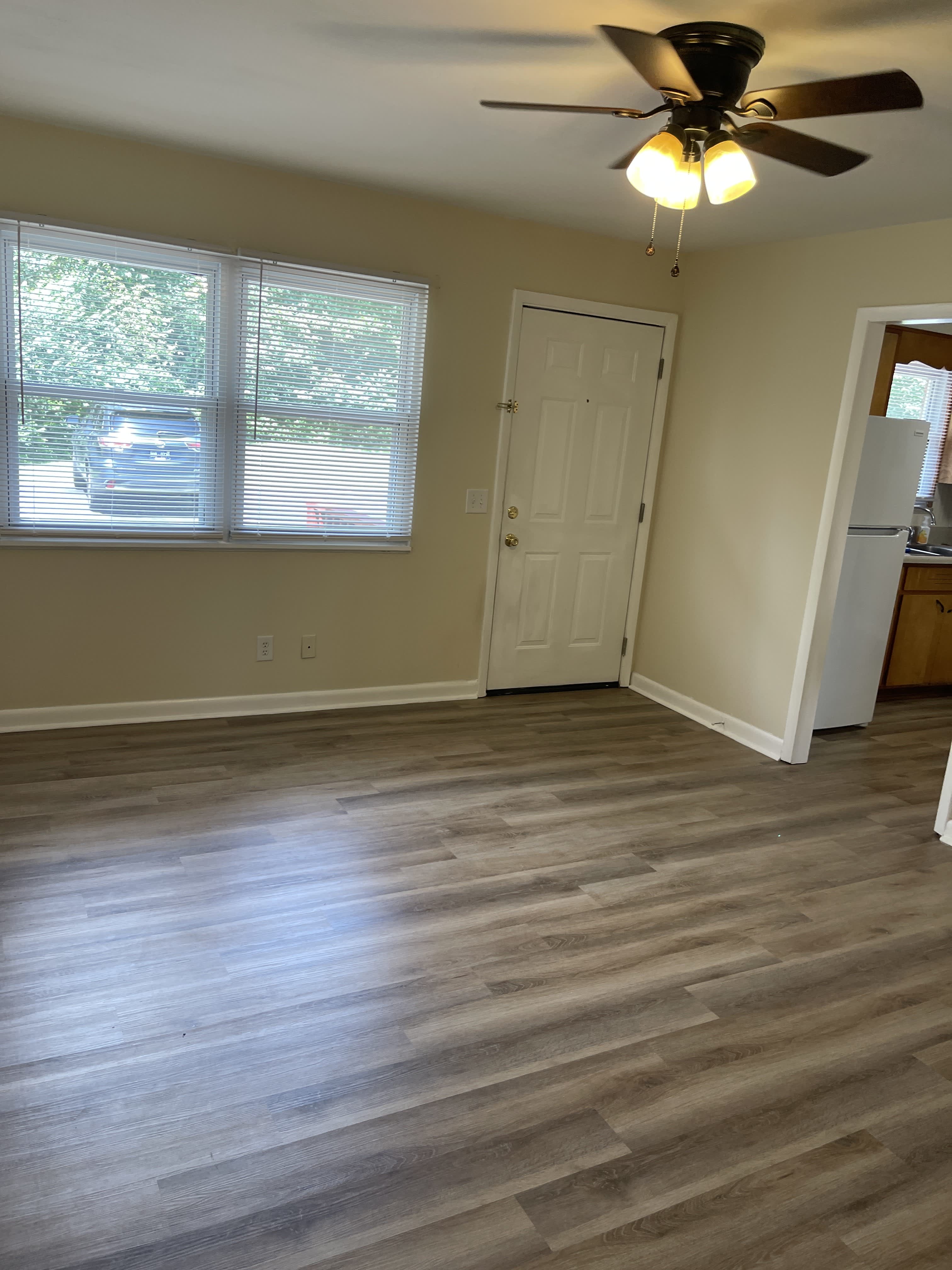 111 Della St – photo 1