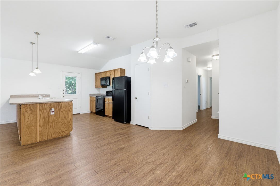 913 Ashwood Drive – photo 4