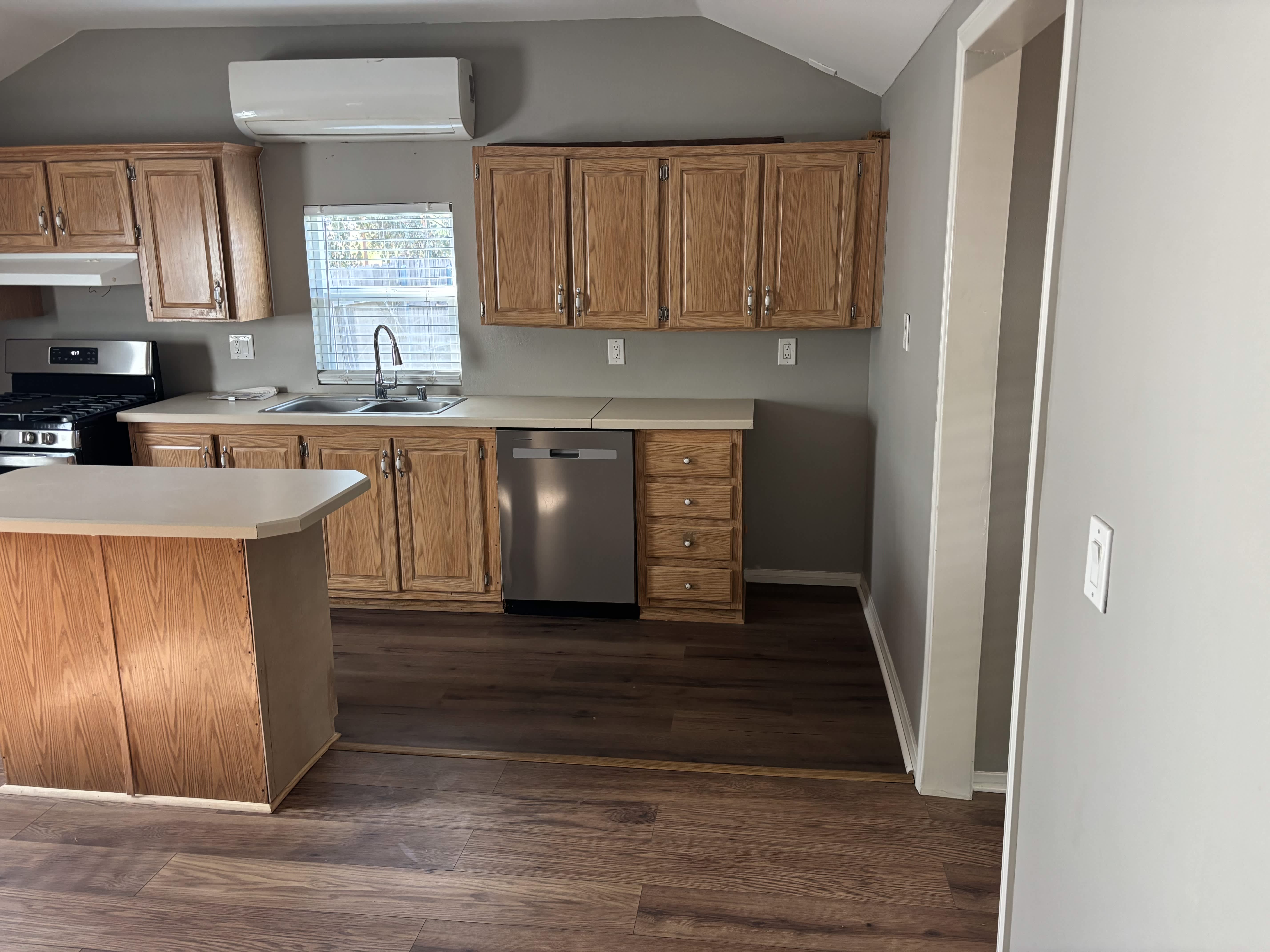 1042 5th Street – photo 1