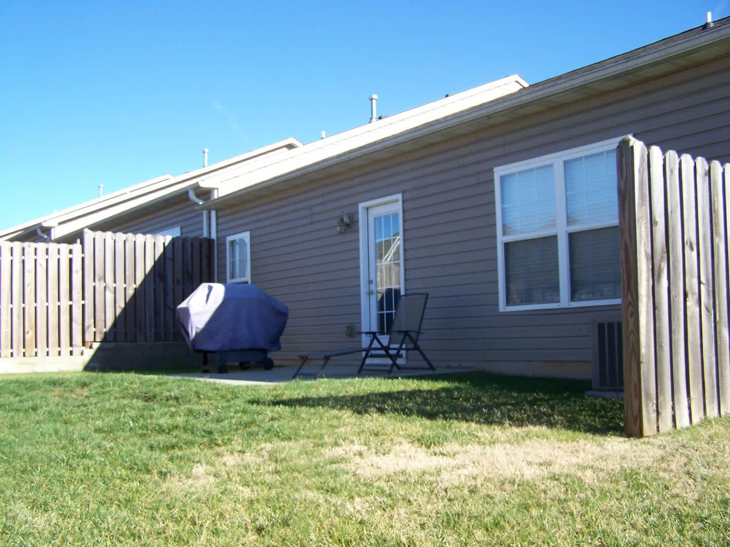 3 bed, 2 bath, 2 car garage, ranch style townhouse in N. Knoxville – photo 2