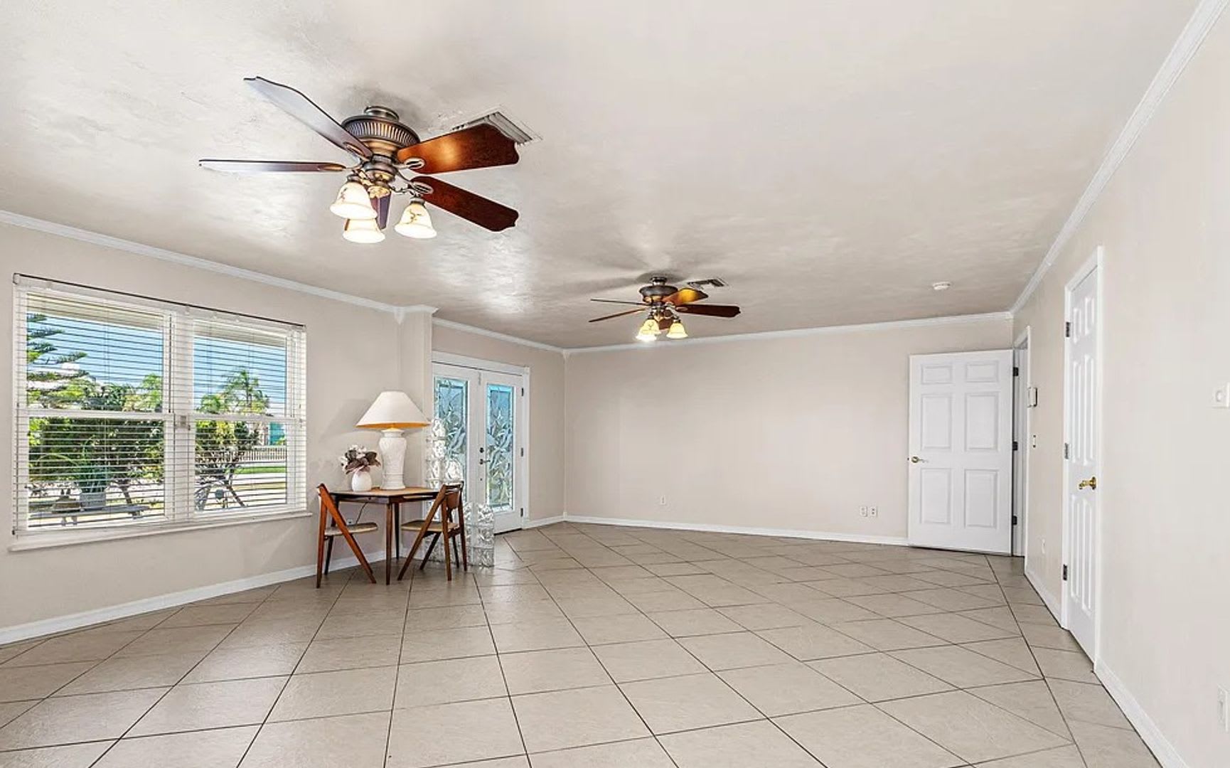 Beachside Living on Riverside Drive – photo 2