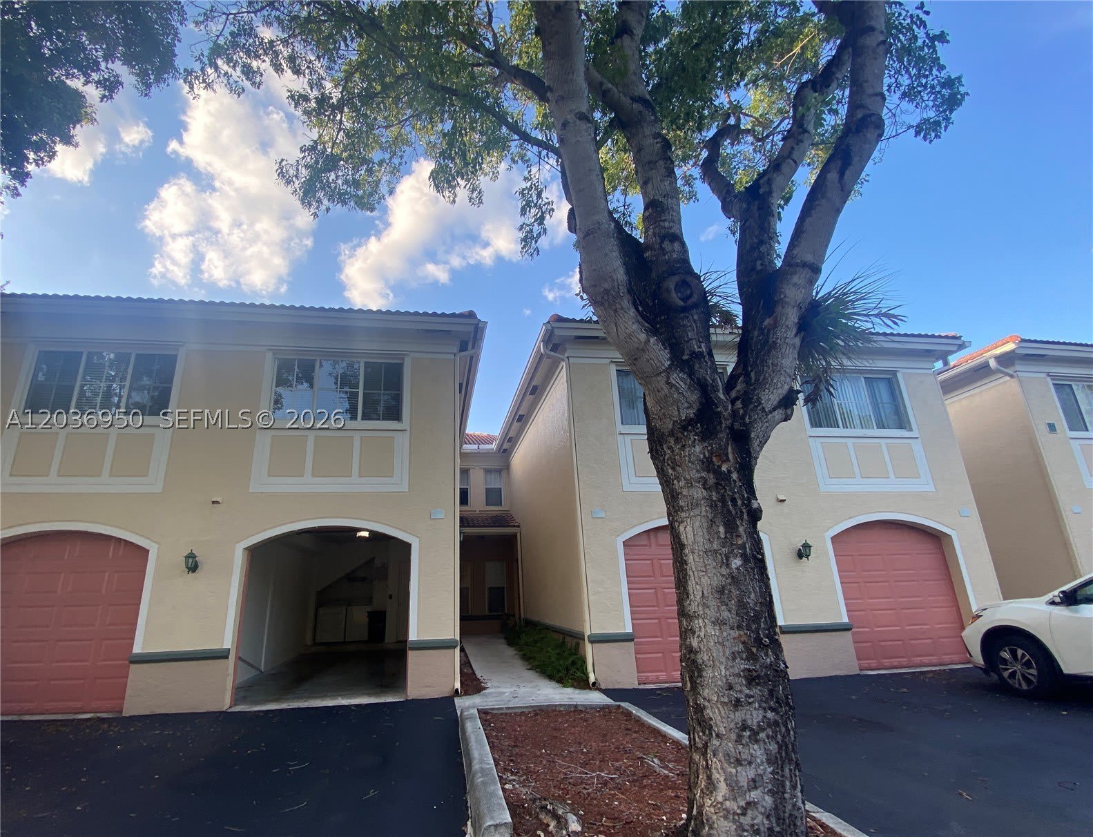 2492 Centergate Dr – photo 1