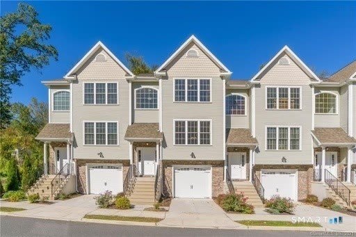 8 Old Oak Drive – photo 1