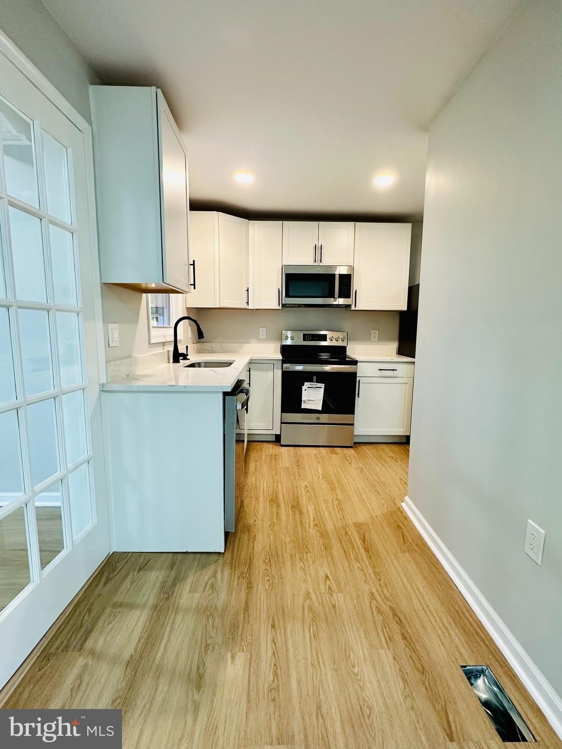 5906 Leewood Avenue – photo 4