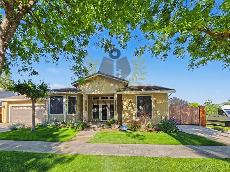 818 South Apple Avenue – photo 4