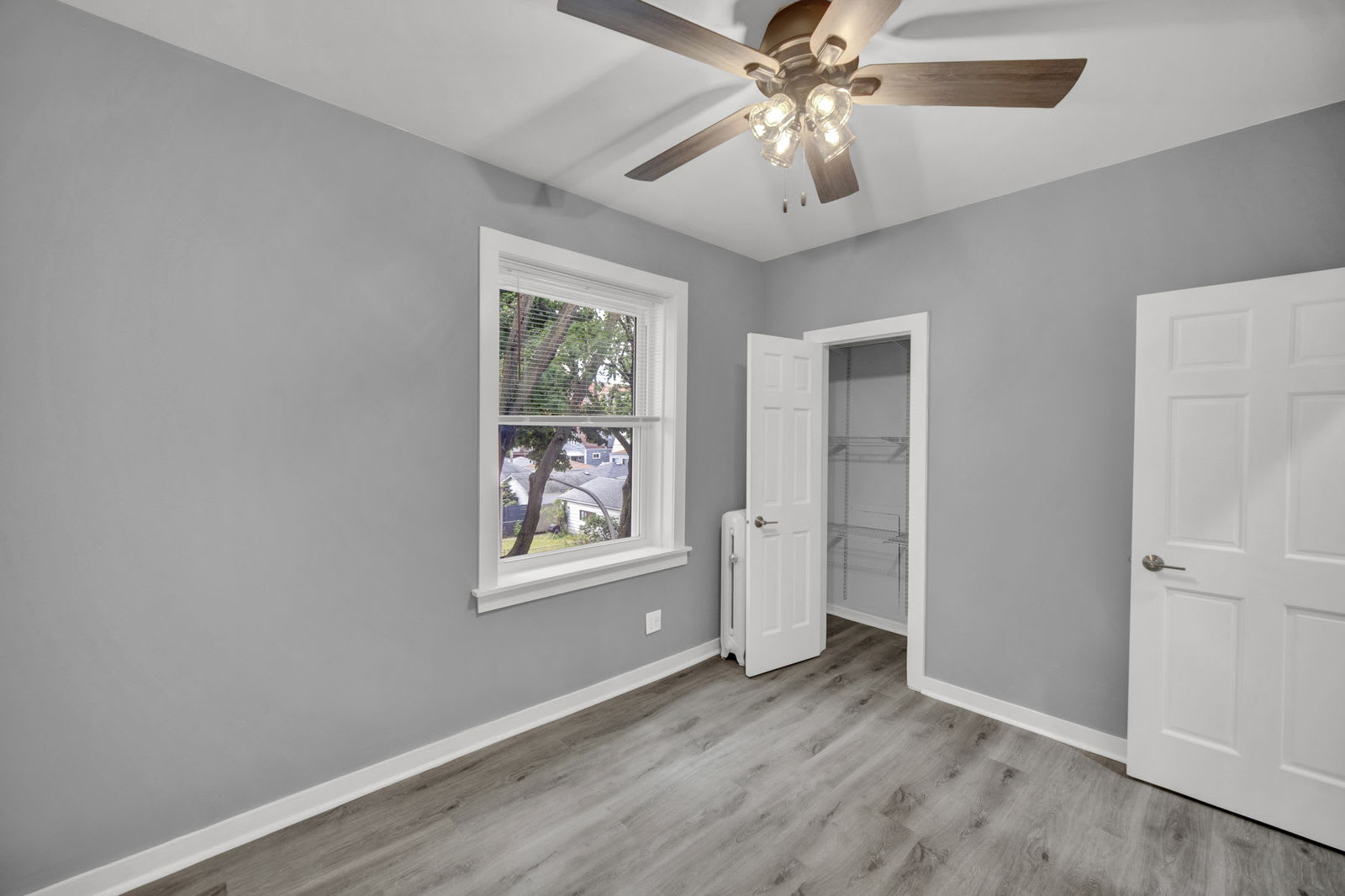 3234 West Waveland Avenue – photo 2