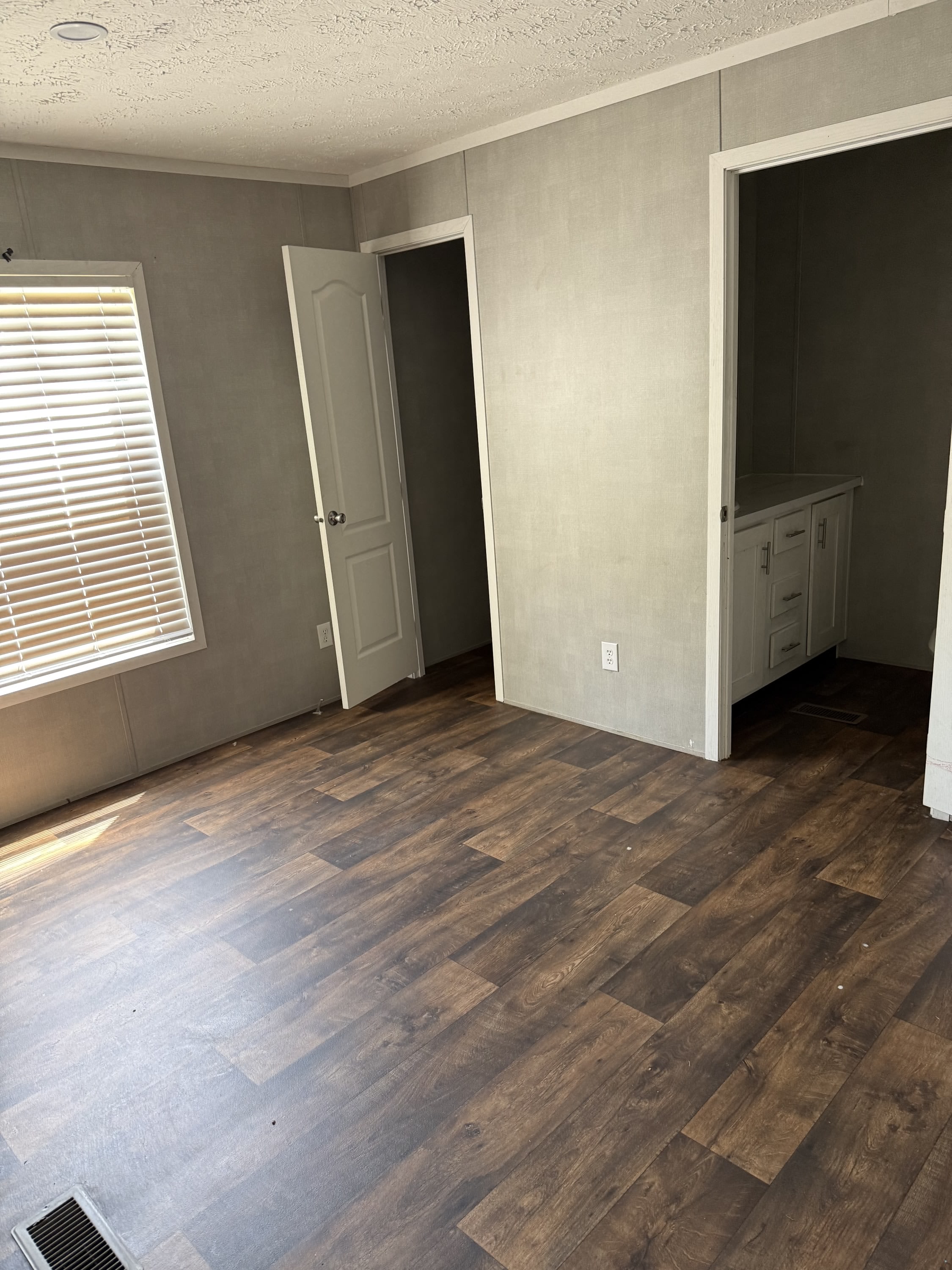 4455 Middle Street – photo 4
