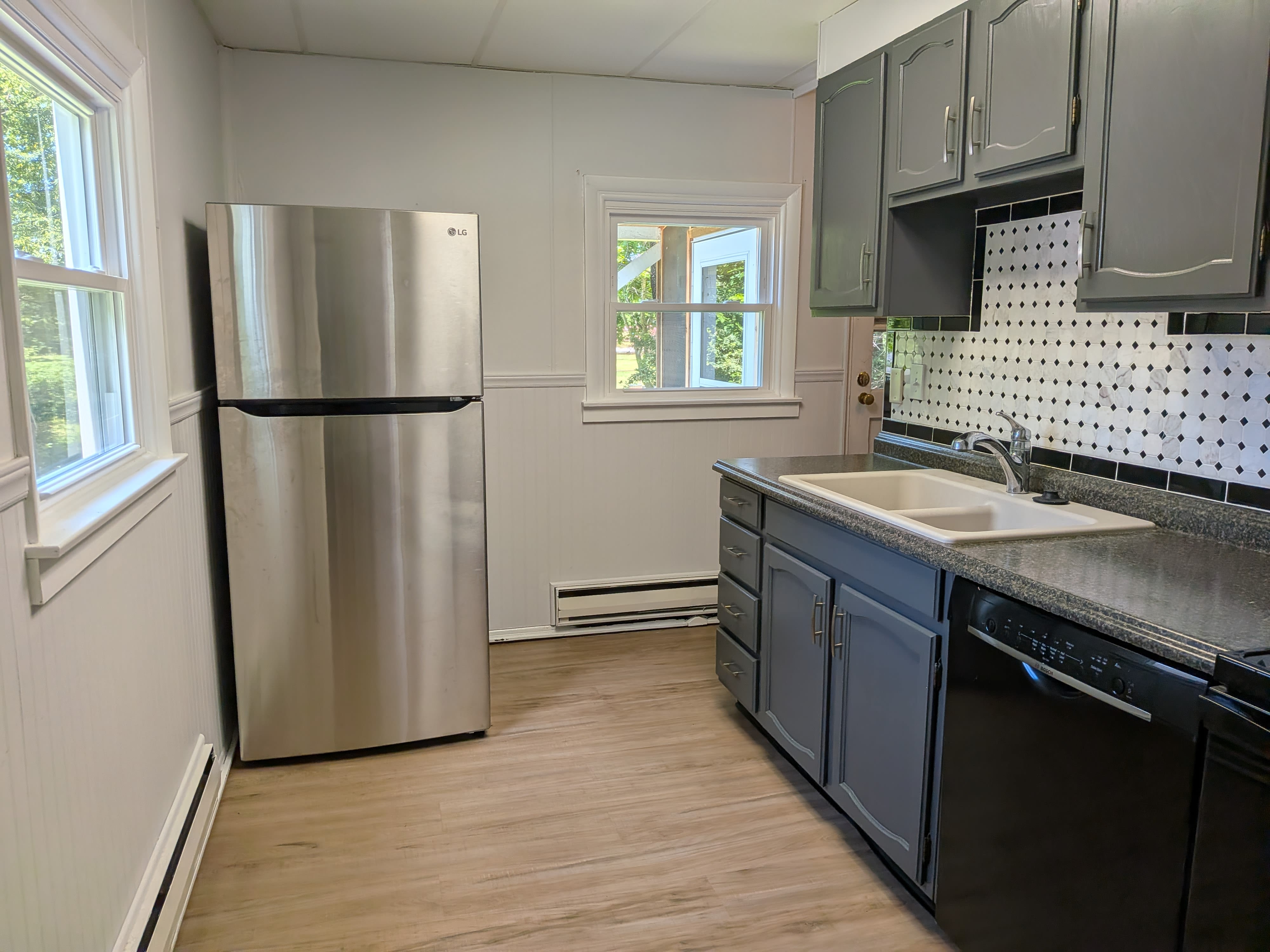 309 W Main St – photo 4