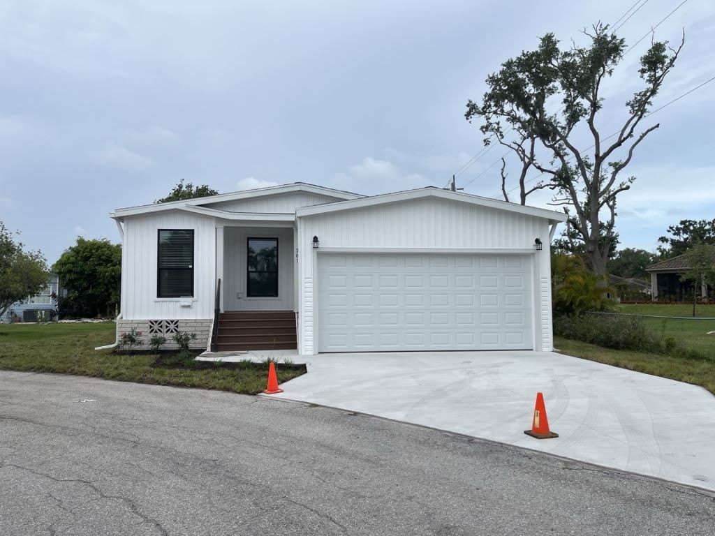 201 Rotterdam Avenue – photo 2