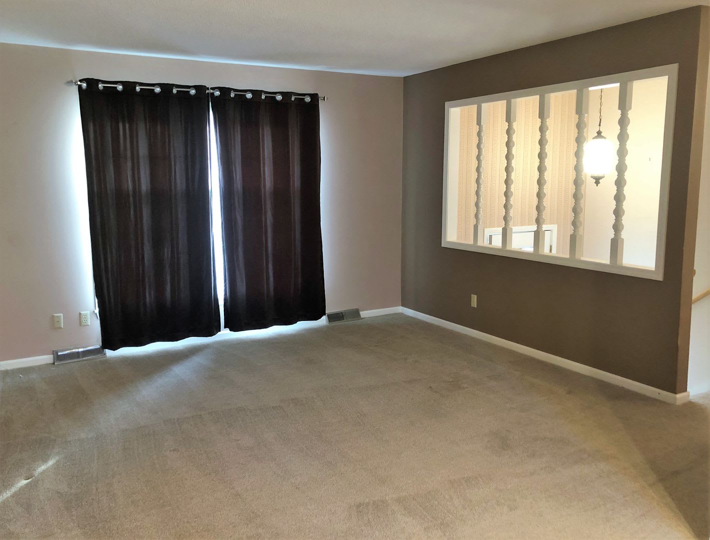4 Bed, 2 Bath House with 2-Car GARAGE!! – photo 2