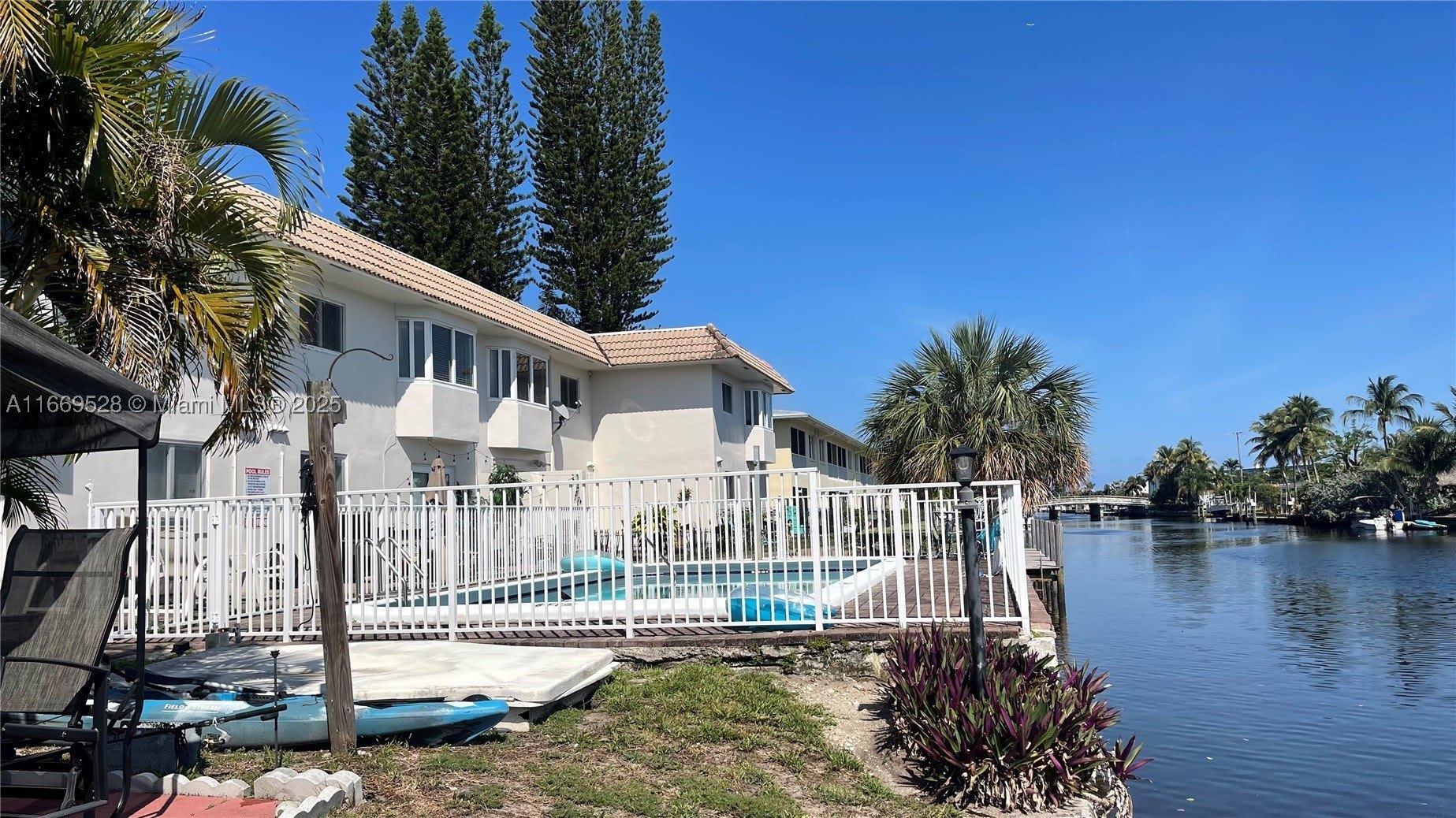 840 Pine Dr – photo 2