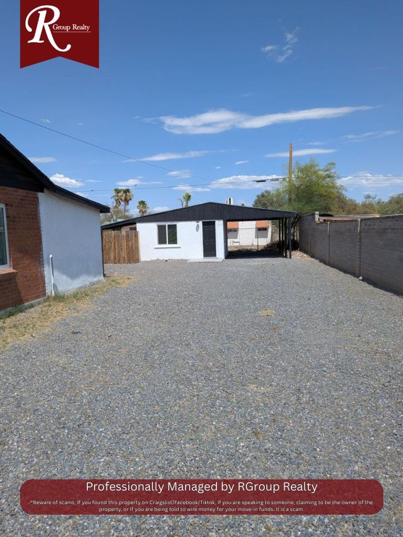 Central Tucson 1-Bed Rental with Rare Private Fenced Yard – photo 1