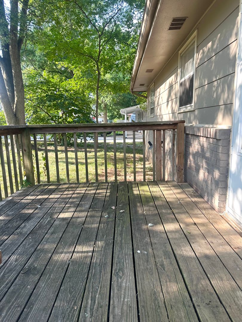 3 Bedroom Home with Garage and Spacious Fenced Yard! – photo 4
