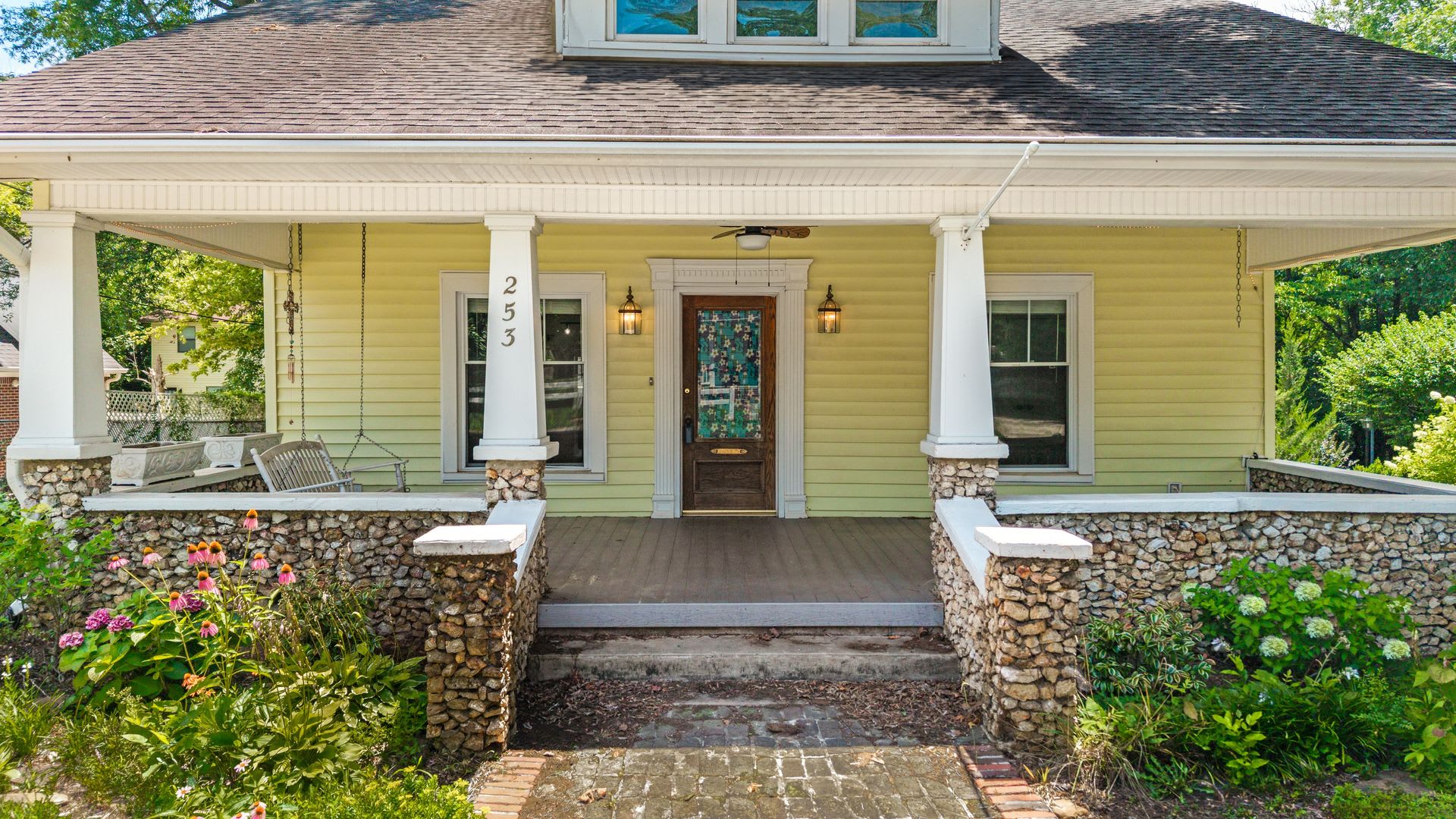 Historic Luxury Home Near Deer Park with Two-Car Garage – photo 3