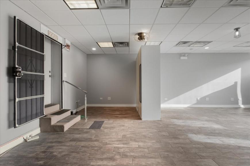1338 W Irving Park Rd – photo 3