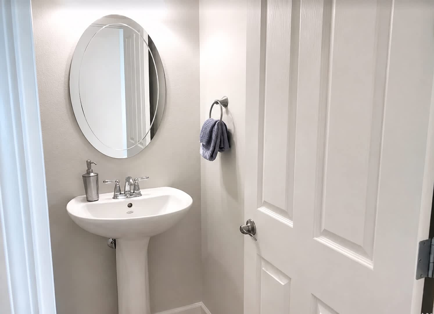 Spacious 3 Bedroom + Bonus Room Near the Old Mill District – photo 5
