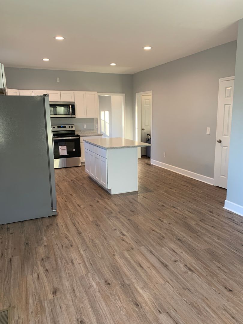 3 Bedroom 2.5 Bath with nice open yard! – photo 5
