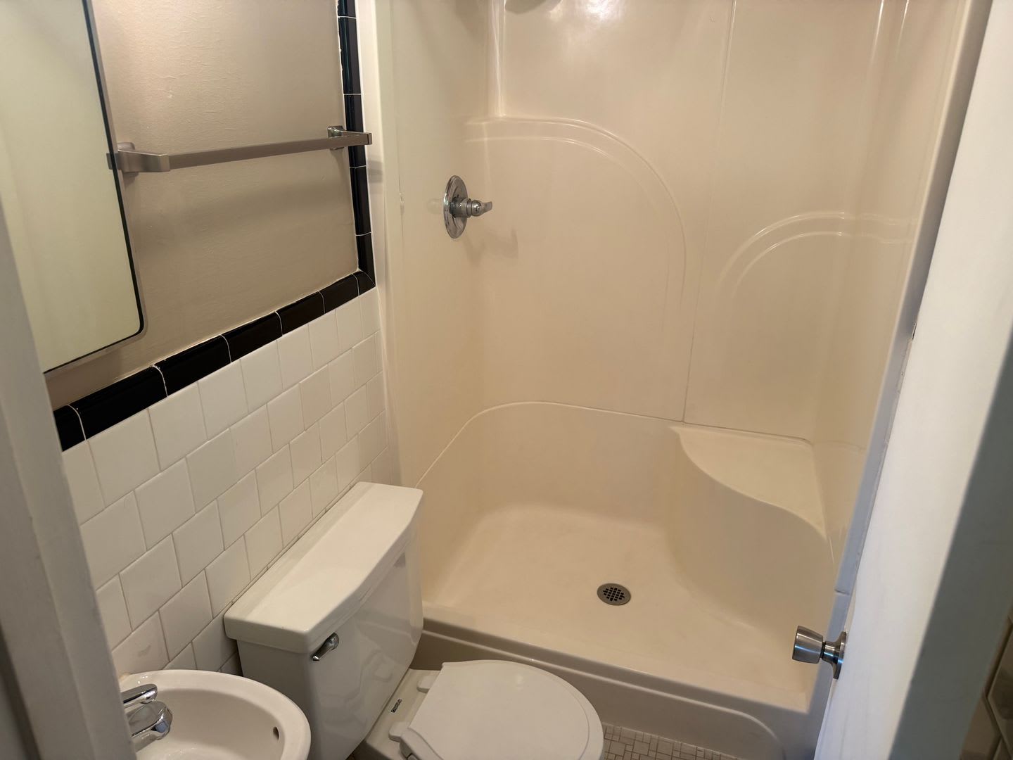 Charming 3-Bedroom Home – photo 3