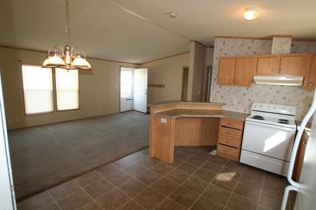 Manufactured home behind the mall – photo 3