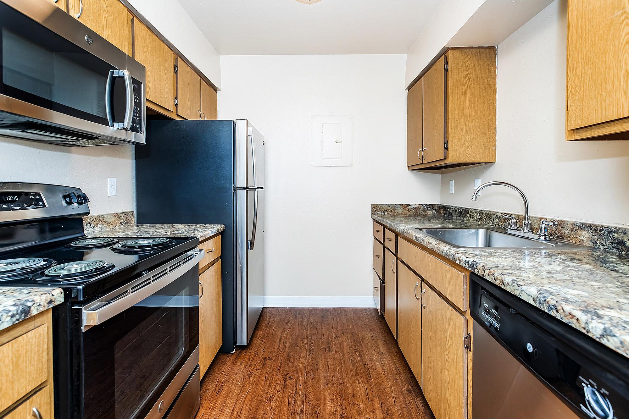 Knollwood Apartments – photo 3