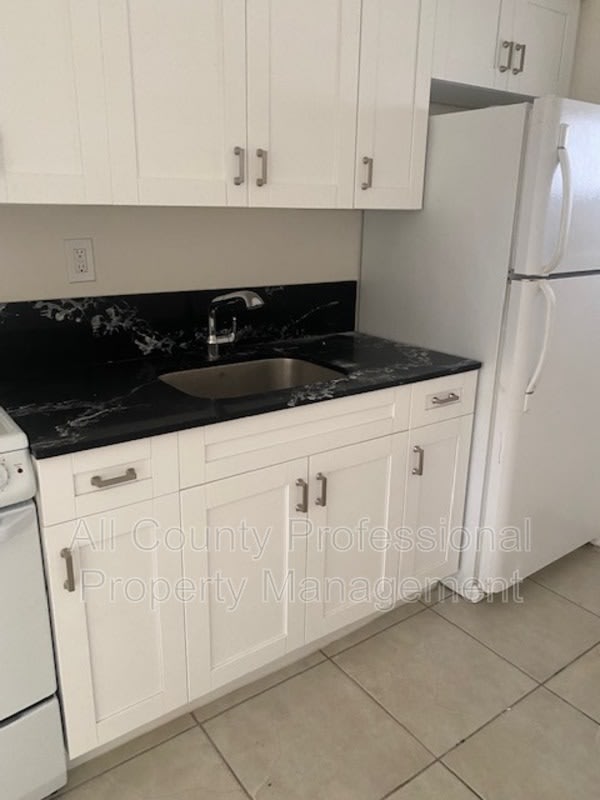 6032 Pierce st – photo 1