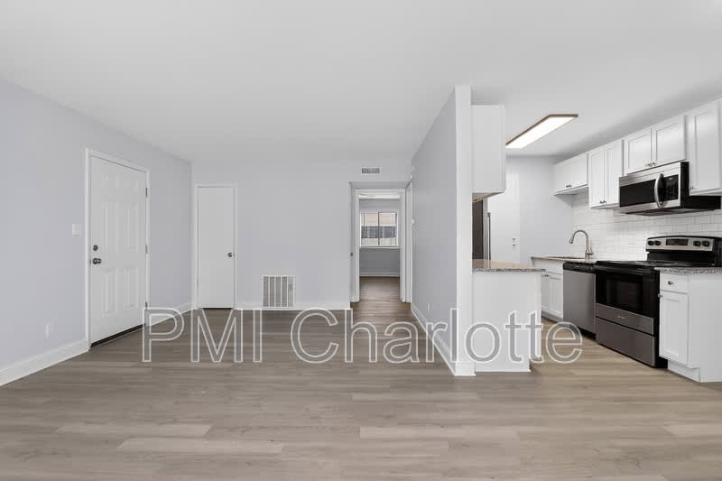 831 Mcalway Rd – photo 4