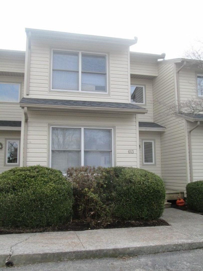 4 Bedroom 2 5 Bath Townhouse – photo 1